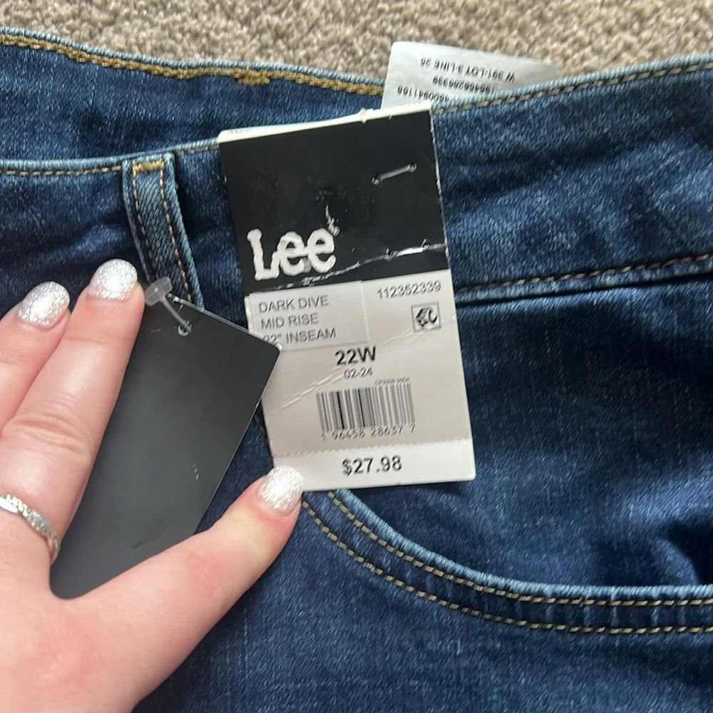 Ladies Lee Jeans! - Picture 2 of 4